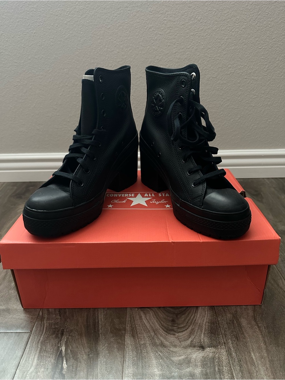Converse Women’s Chuck 70 De Luxe Heel Leather Black Boots Size 10.5